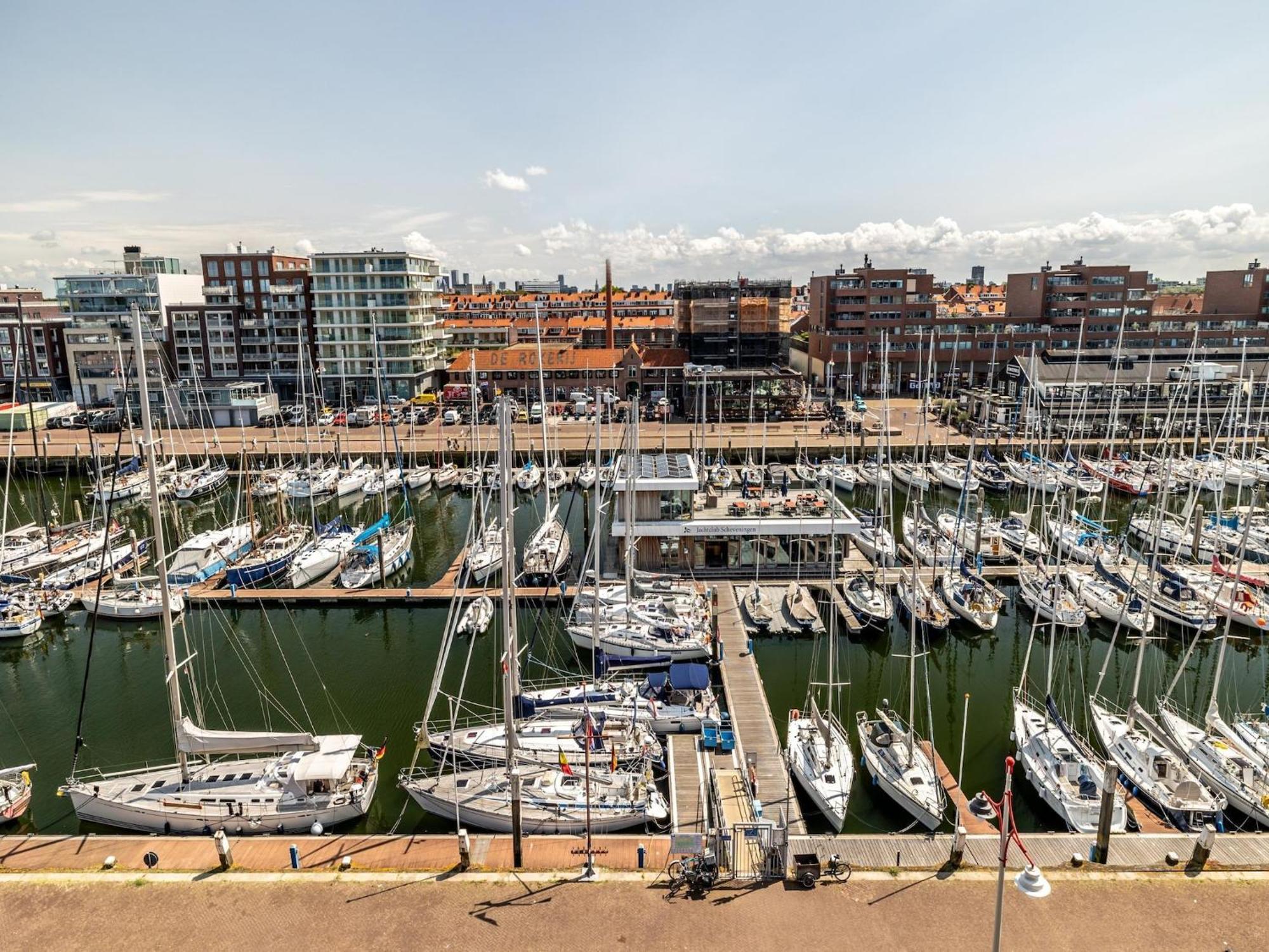Luxury Penthouse Near Scheveningen Den Haag