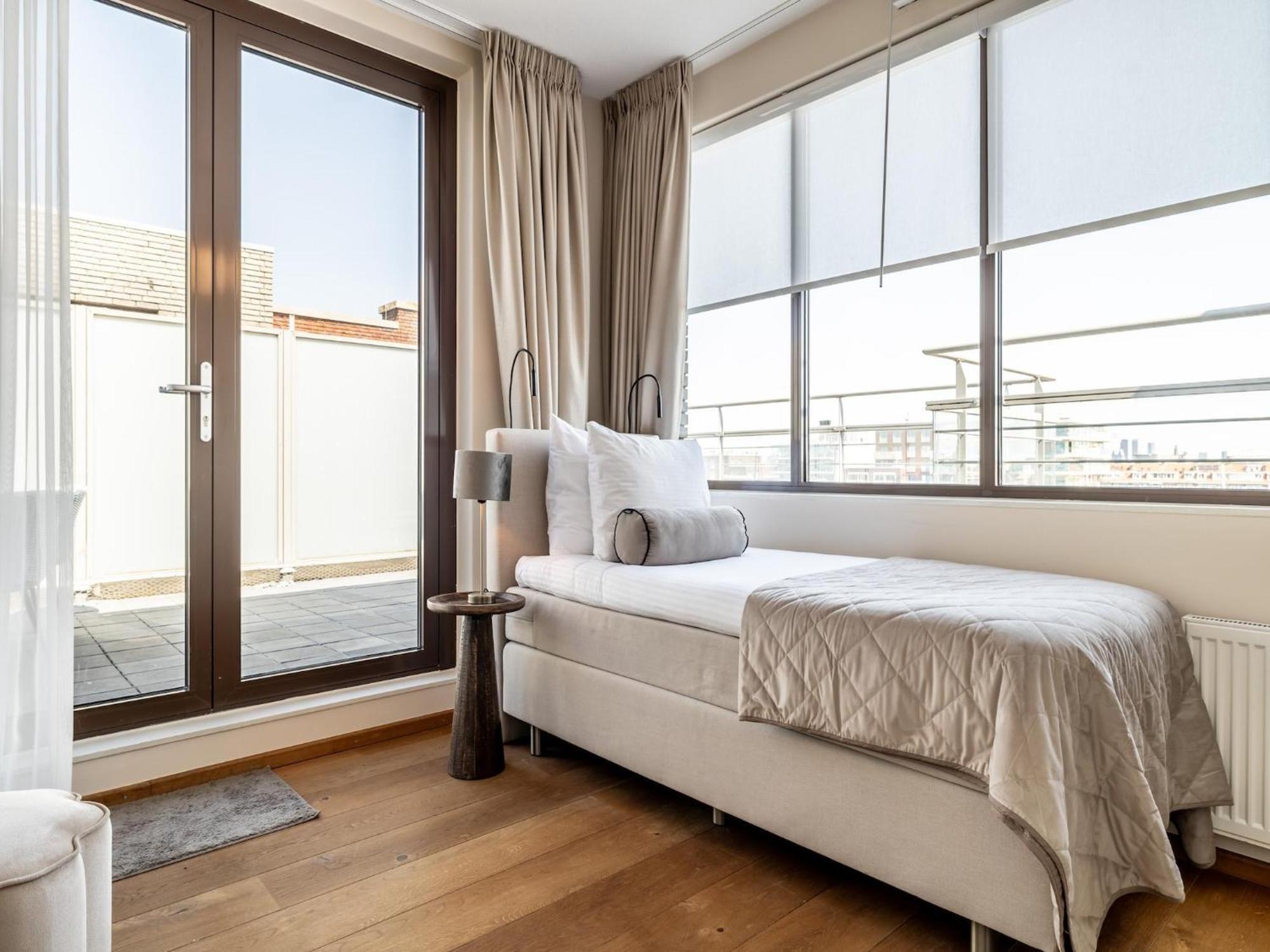 Luxury Penthouse Near Scheveningen Apartment *